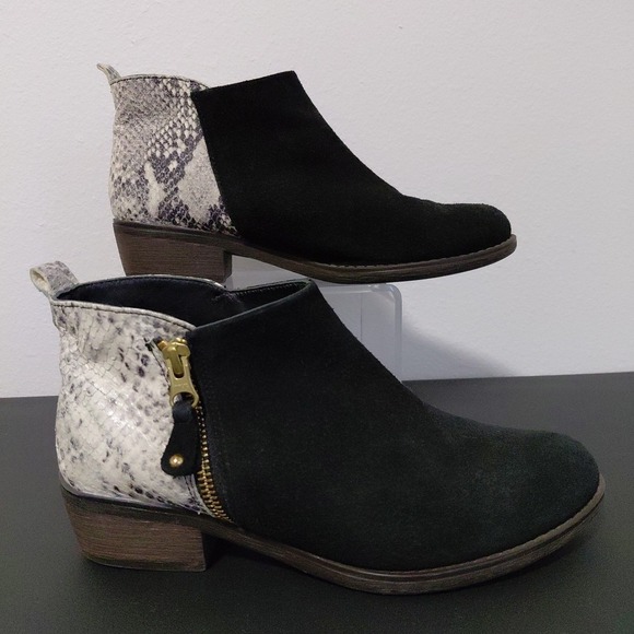 Eric Michael Shoes - Eric Michael Womens‎ 7B Black Snakeskin Suede Ankle Booties Shoes Western Punk